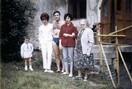 1967-08 Le Villard - Isabelle Renee Robert Michele et Mamie dernièr fois ou Antoinette allait au Villard Mort le 25-11-1967.jpg